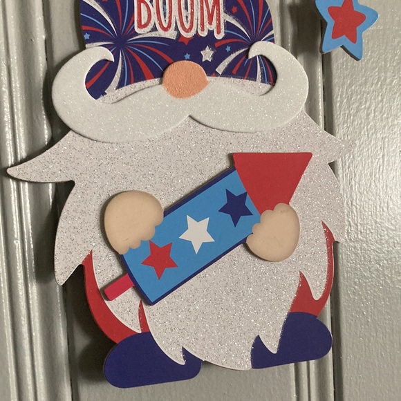 NWT Glittered Patriotic Red White & BOOM 🧨 Gnome Decoration - Picture 4 of 8